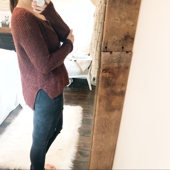 Charlotte Russe Sweaters - Charlotte Russe Large hi-lo sexy sweater